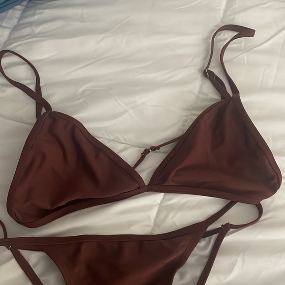 Bikini - Picture 3 of 4